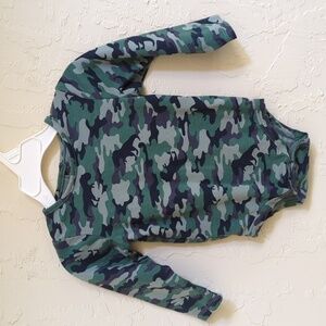 LIKE NEW Tommy Bahama Baby Boy's Dinosaur Camo Long Sleeve Bodysuit Onesie 6-9m